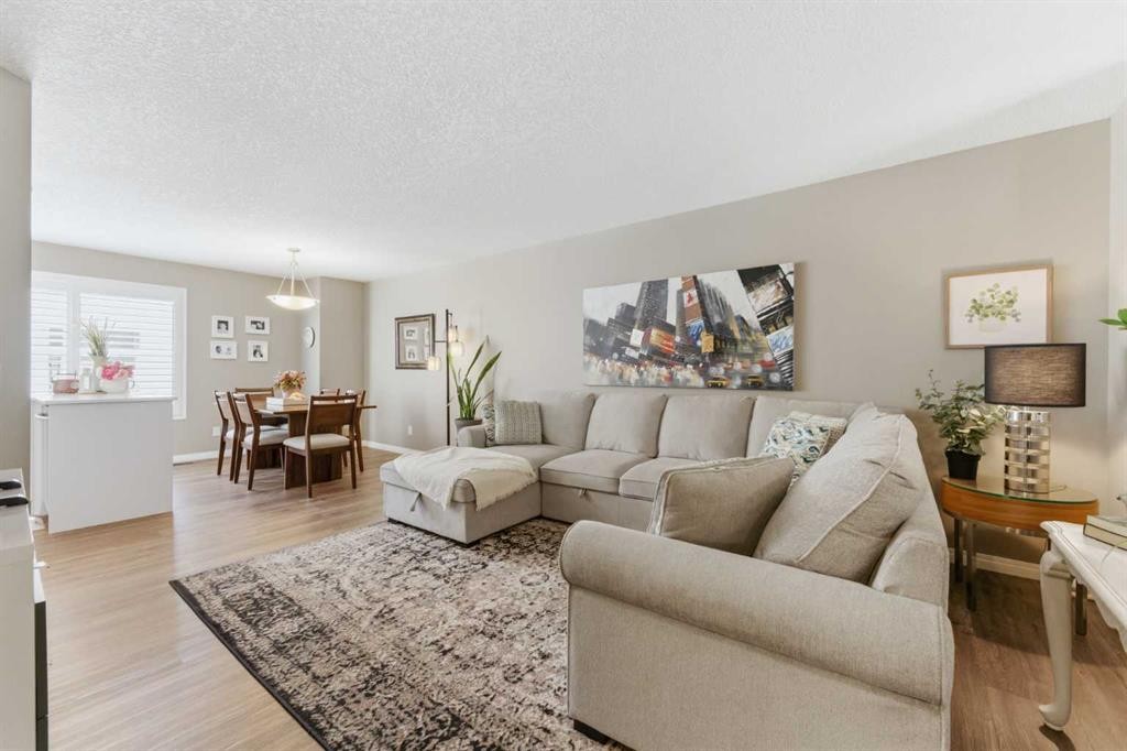 159 Mckenzie Towne Gate Se, Calgary, AB - Indoor Photo Showing Living Room