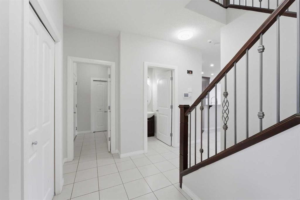 42 Skyview Point Rise Ne, Calgary, AB - Indoor Photo Showing Other Room