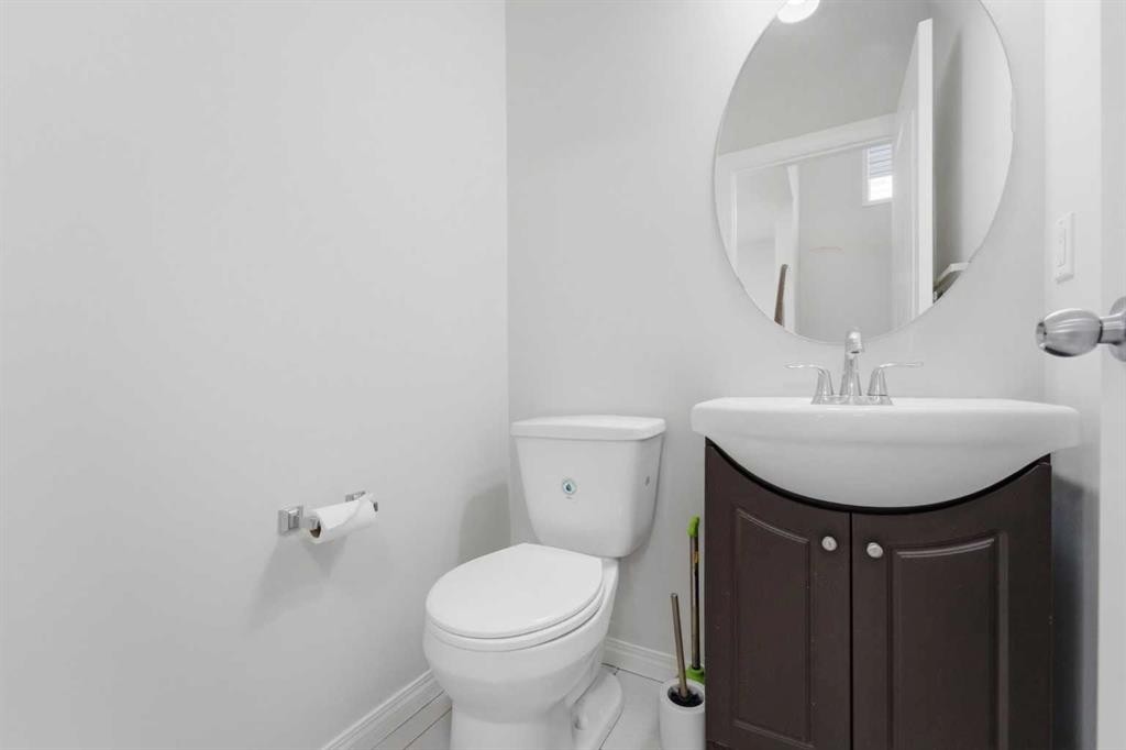 42 Skyview Point Rise Ne, Calgary, AB - Indoor Photo Showing Bathroom