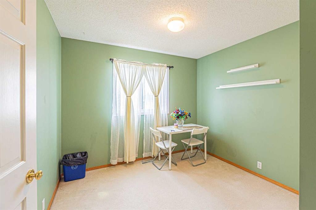 18 Coral Springs Circle Ne, Calgary, AB - Indoor