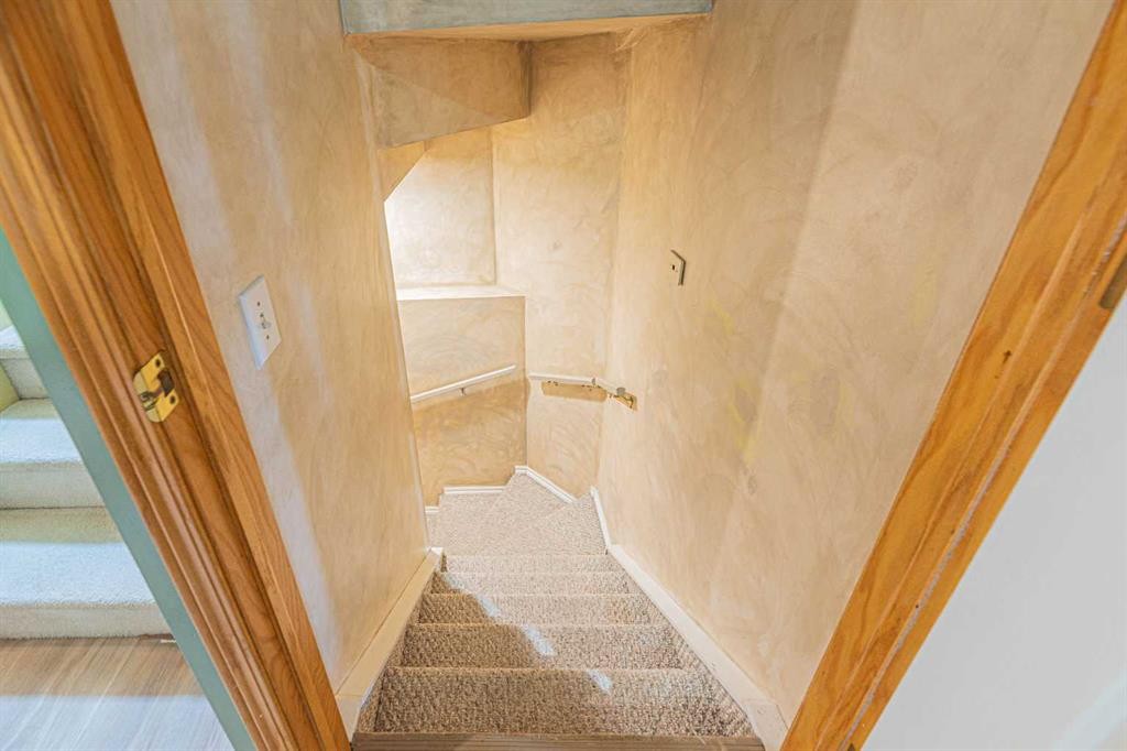18 Coral Springs Circle Ne, Calgary, AB - Indoor Photo Showing Other Room