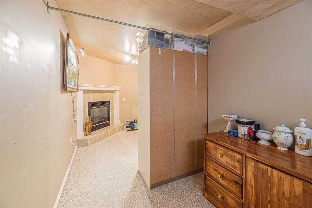 18 Coral Springs Circle Ne, Calgary, AB - Indoor Photo Showing Other Room