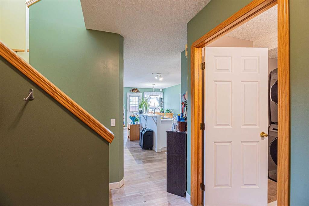 18 Coral Springs Circle Ne, Calgary, AB - Indoor Photo Showing Other Room