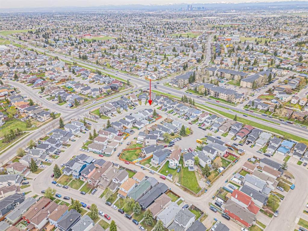18 Coral Springs Circle Ne, Calgary, AB - With View