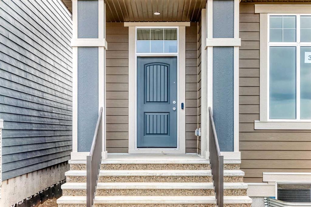 36 Mercado Road Se, Calgary, AB - Outdoor
