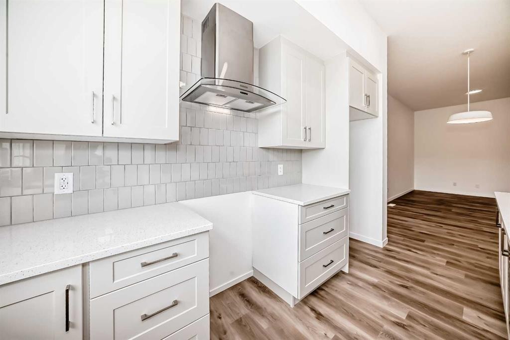 36 Mercado Road Se, Calgary, AB - Indoor Photo Showing Kitchen
