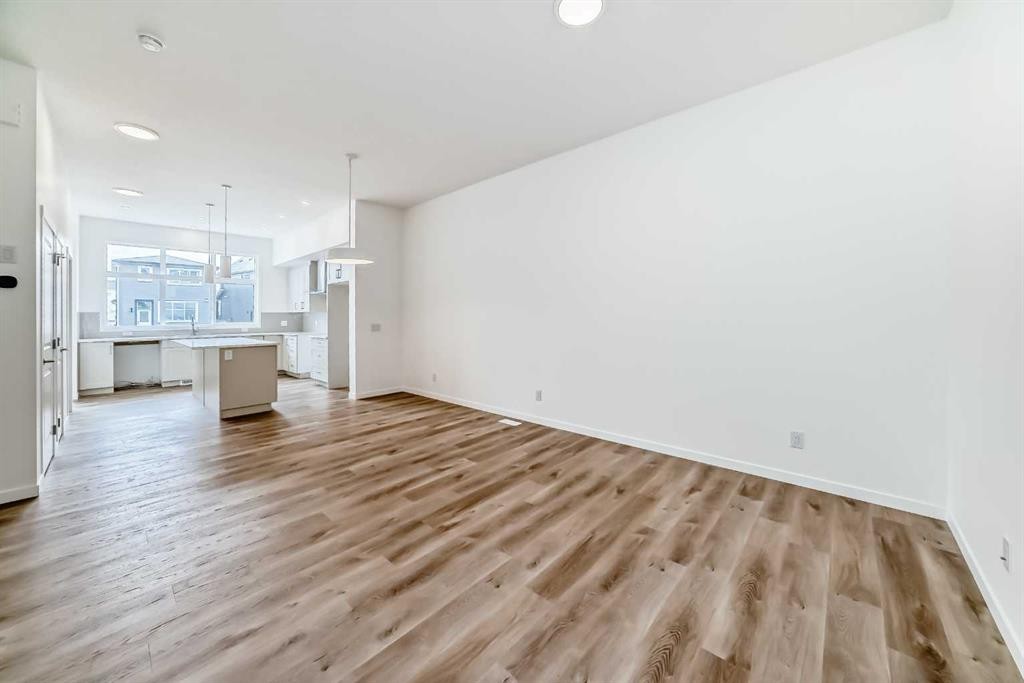 36 Mercado Road Se, Calgary, AB - Indoor