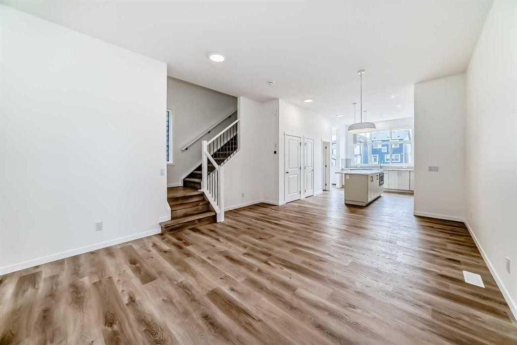36 Mercado Road Se, Calgary, AB - Indoor