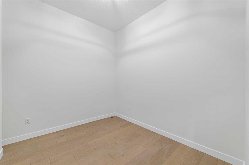 19 Wolf Crescent, Okotoks, AB - Indoor Photo Showing Other Room