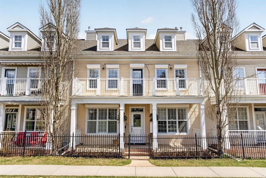 24 Ypres Mews Sw, Calgary, AB - Outdoor With Deck Patio Veranda With Facade