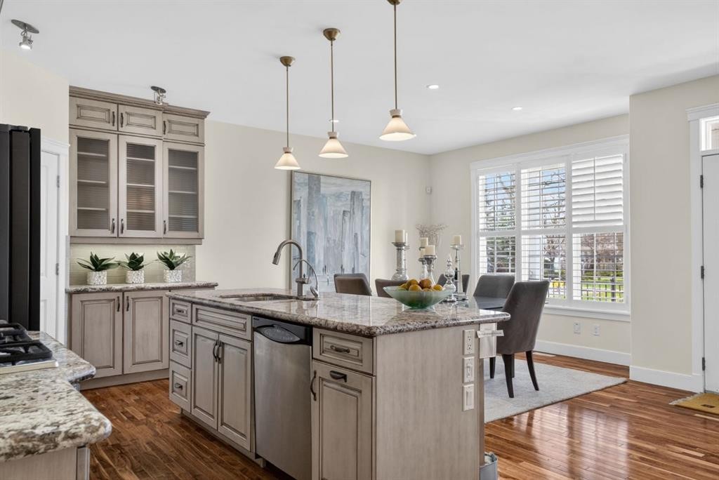 24 Ypres Mews Sw, Calgary, AB - Indoor