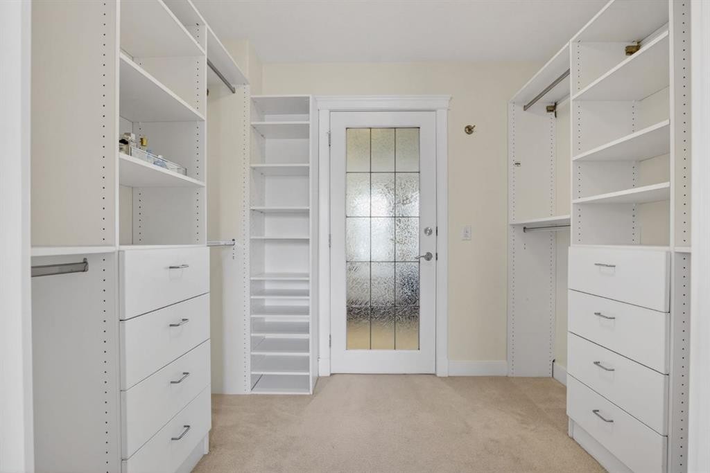 24 Ypres Mews Sw, Calgary, AB - Indoor Photo Showing Other Room