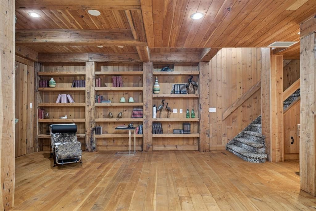 24 Ypres Mews Sw, Calgary, AB - Indoor