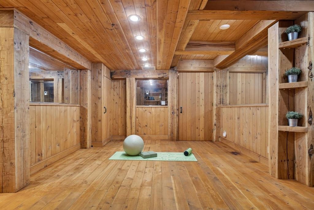 24 Ypres Mews Sw, Calgary, AB - Indoor