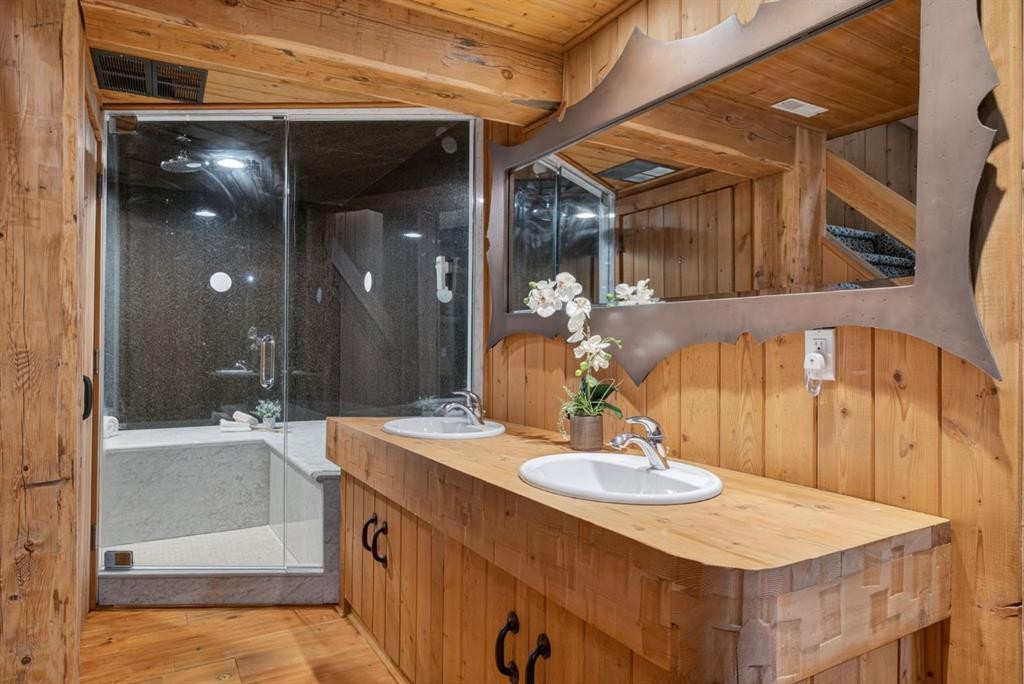24 Ypres Mews Sw, Calgary, AB - Indoor Photo Showing Bathroom