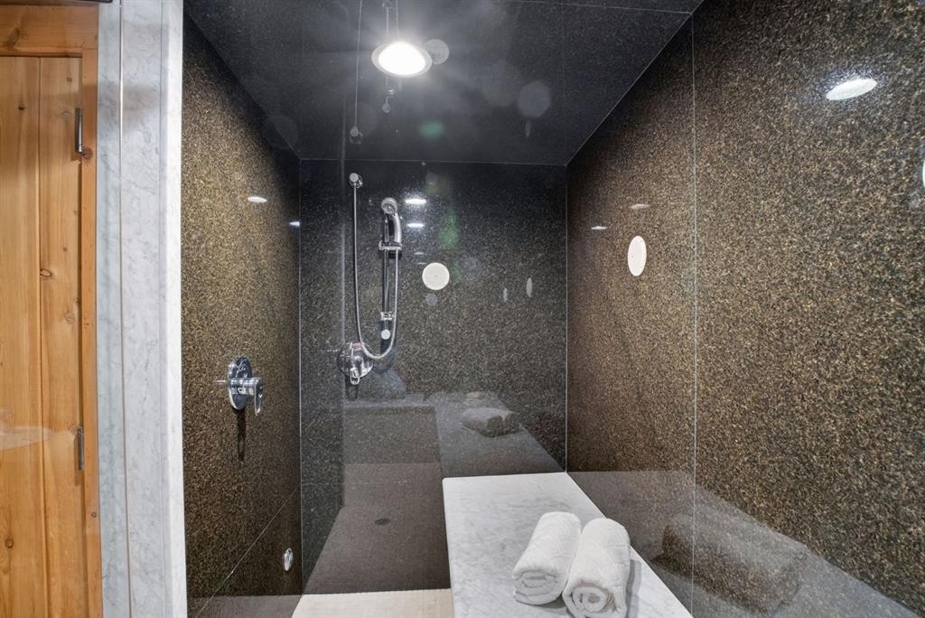 24 Ypres Mews Sw, Calgary, AB - Indoor Photo Showing Other Room