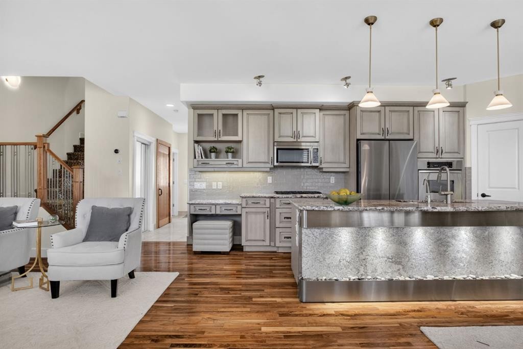 24 Ypres Mews Sw, Calgary, AB - Indoor Photo Showing Kitchen With Upgraded Kitchen