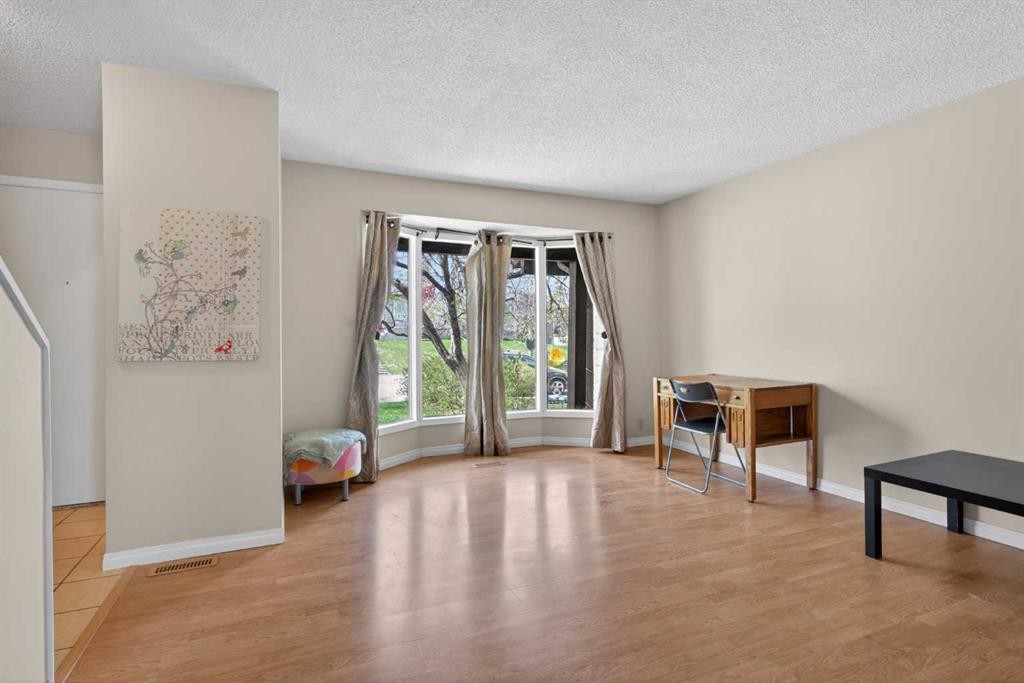 42 Berwick Rise Nw, Calgary, AB