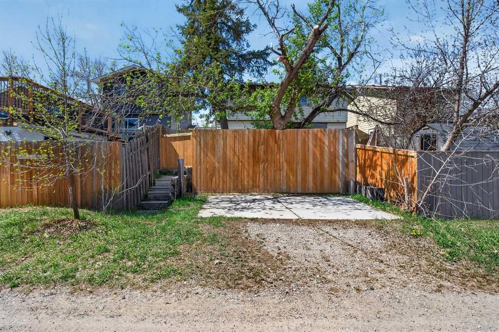 42 Berwick Rise Nw, Calgary, AB