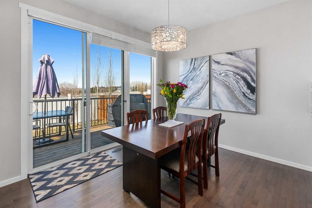 49 Tuscany Ridge Circle Nw, Calgary, AB - Indoor Photo Showing Dining Room