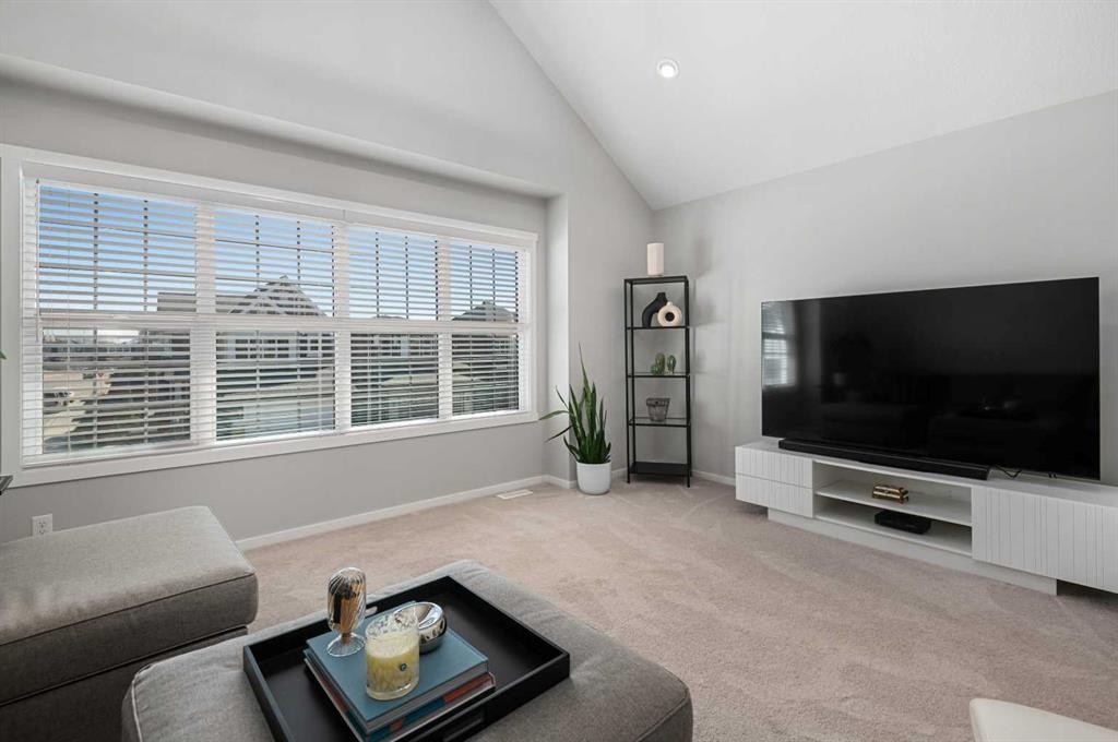 49 Tuscany Ridge Circle Nw, Calgary, AB - Indoor Photo Showing Living Room