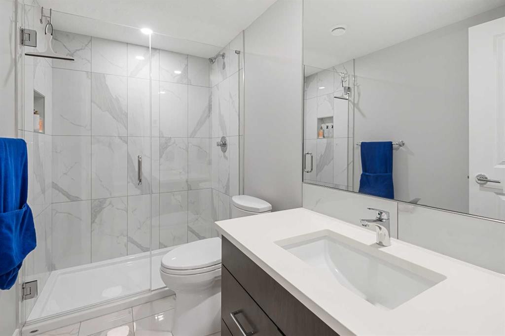 49 Tuscany Ridge Circle Nw, Calgary, AB - Indoor Photo Showing Bathroom