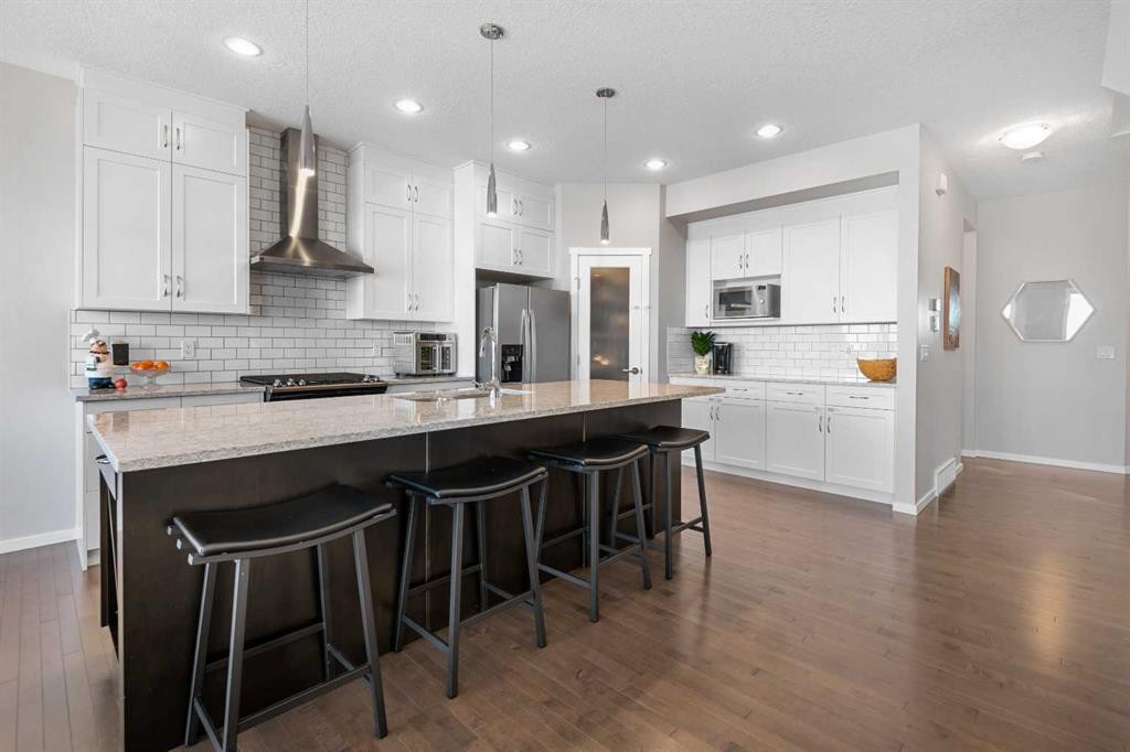 49 Tuscany Ridge Circle Nw, Calgary, AB - Indoor Photo Showing Kitchen With Upgraded Kitchen