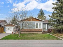126 Glenhill Drive Cochrane, AB T0L 0W3