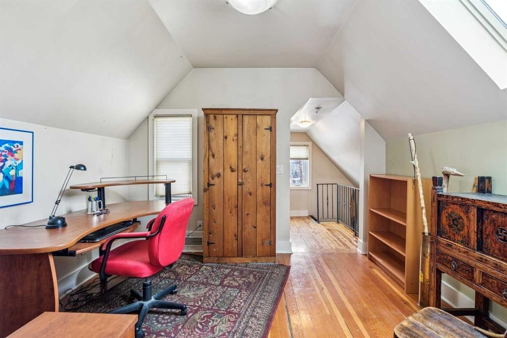 515 7 Street Ne, Calgary, AB - Indoor Photo Showing Office