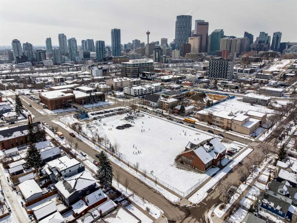 515 7 Street Ne, Calgary, AB - Outdoor With View
