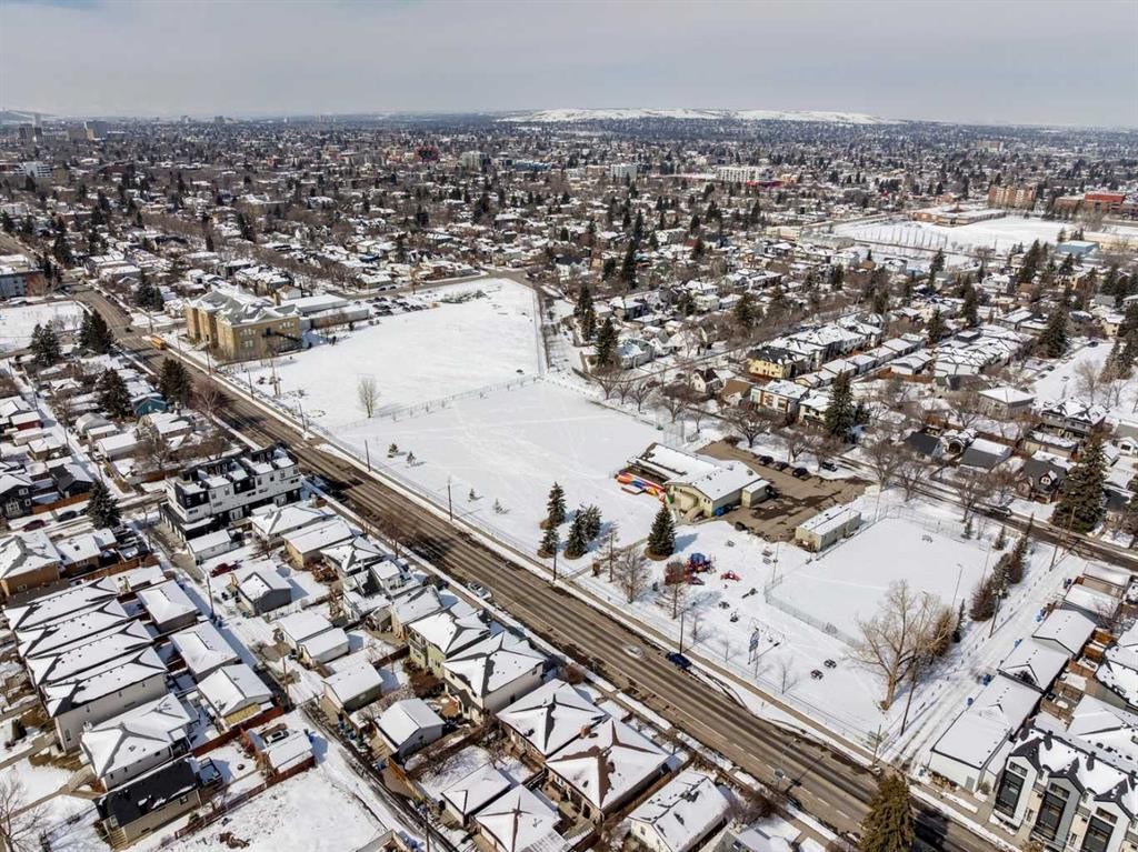 515 7 Street Ne, Calgary, AB - Outdoor With View