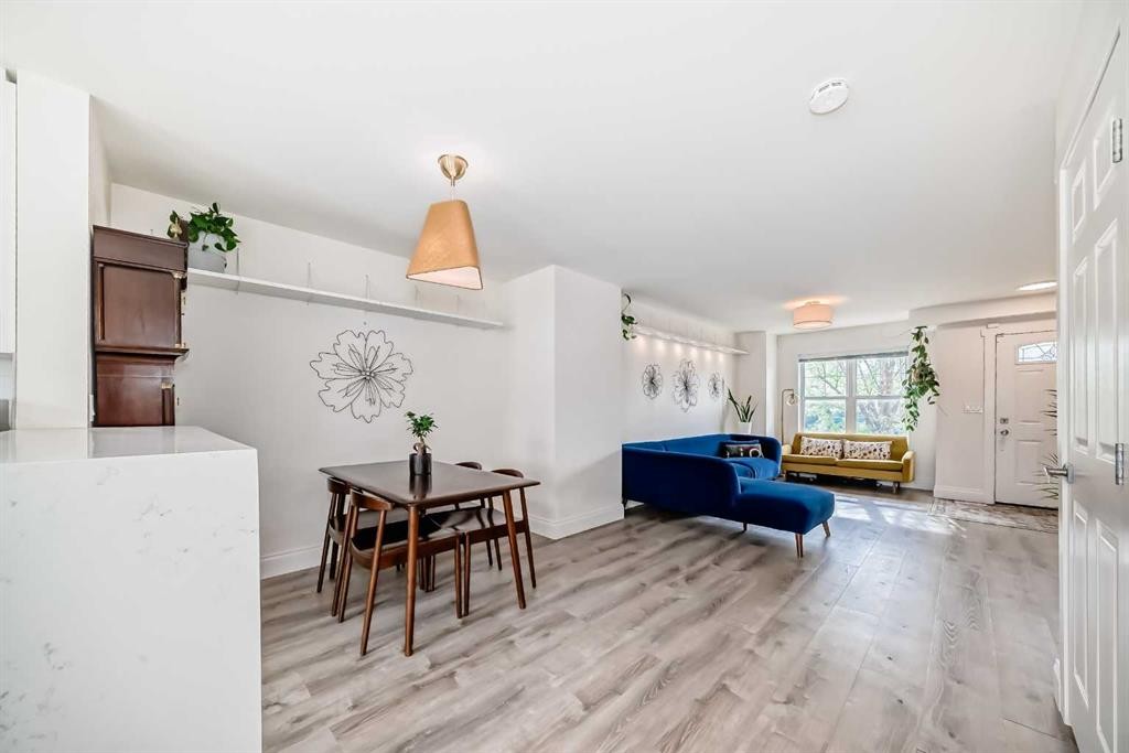 7608 21 Street Se, Calgary, AB - Indoor