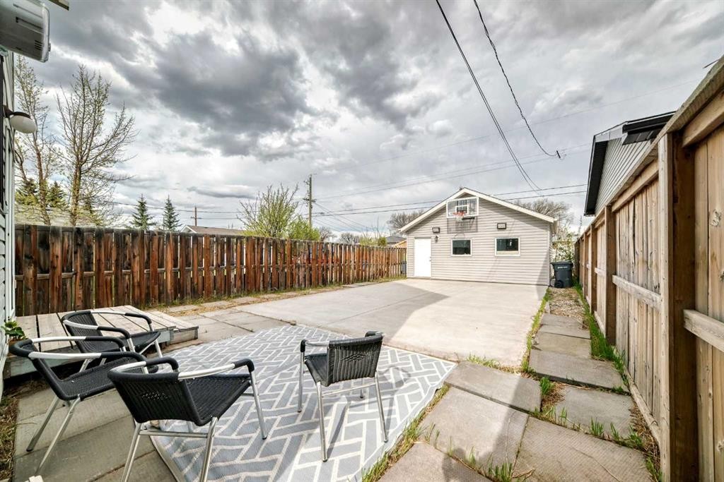 7608 21 Street Se, Calgary, AB - Outdoor With Exterior