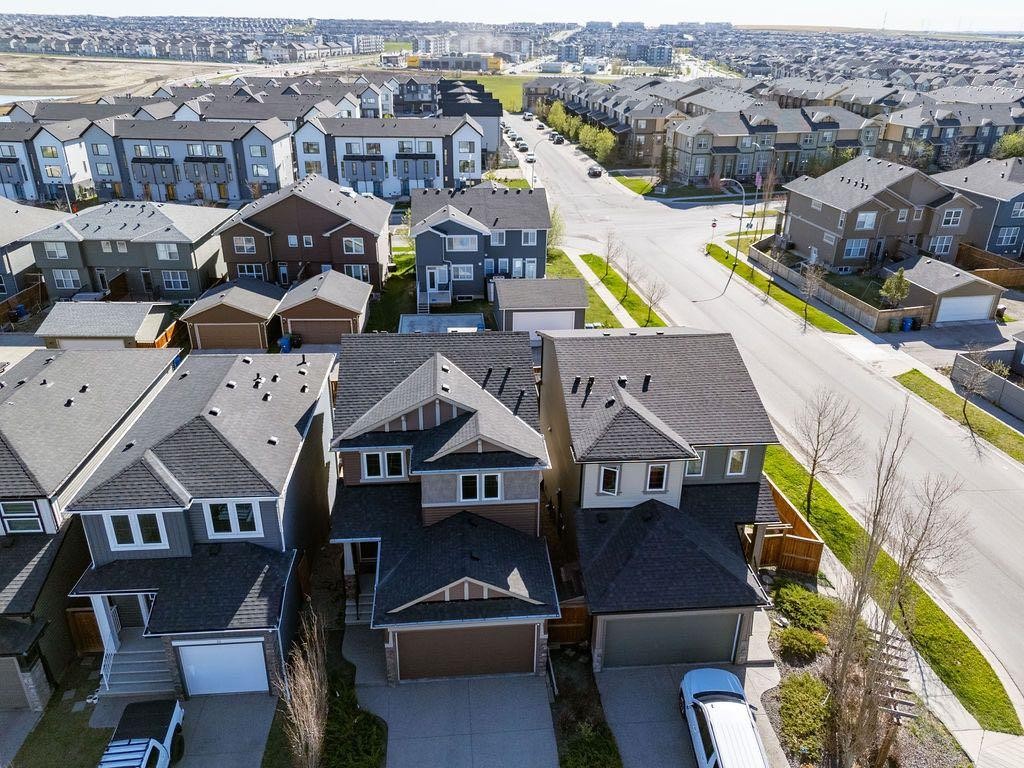 11 Evanscrest Way Nw, Calgary, AB - Outdoor With Facade