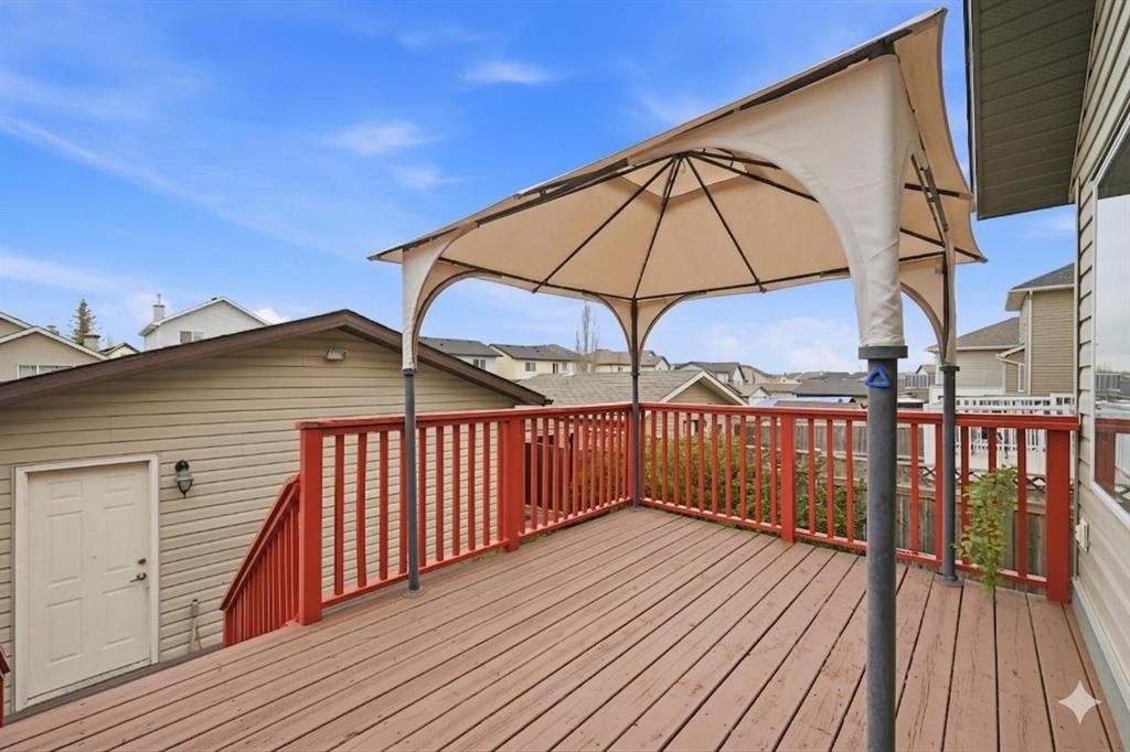 646 Everridge Drive Sw, Calgary, AB - Outdoor With Deck Patio Veranda With Exterior