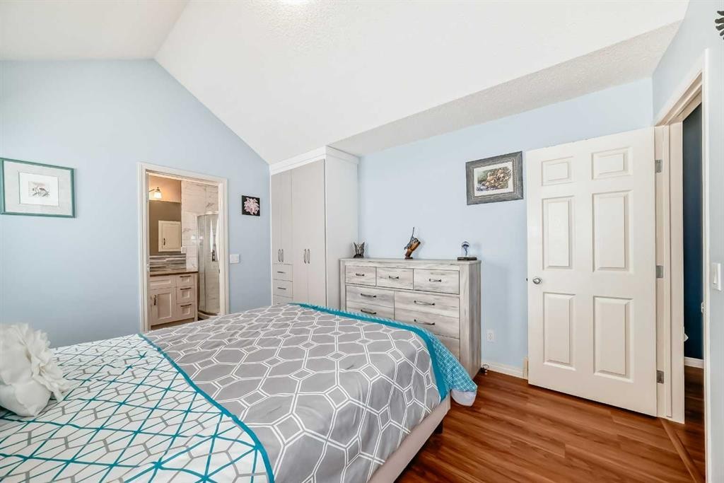 255 Copperfield Manor Se, Calgary, AB - Indoor Photo Showing Bedroom