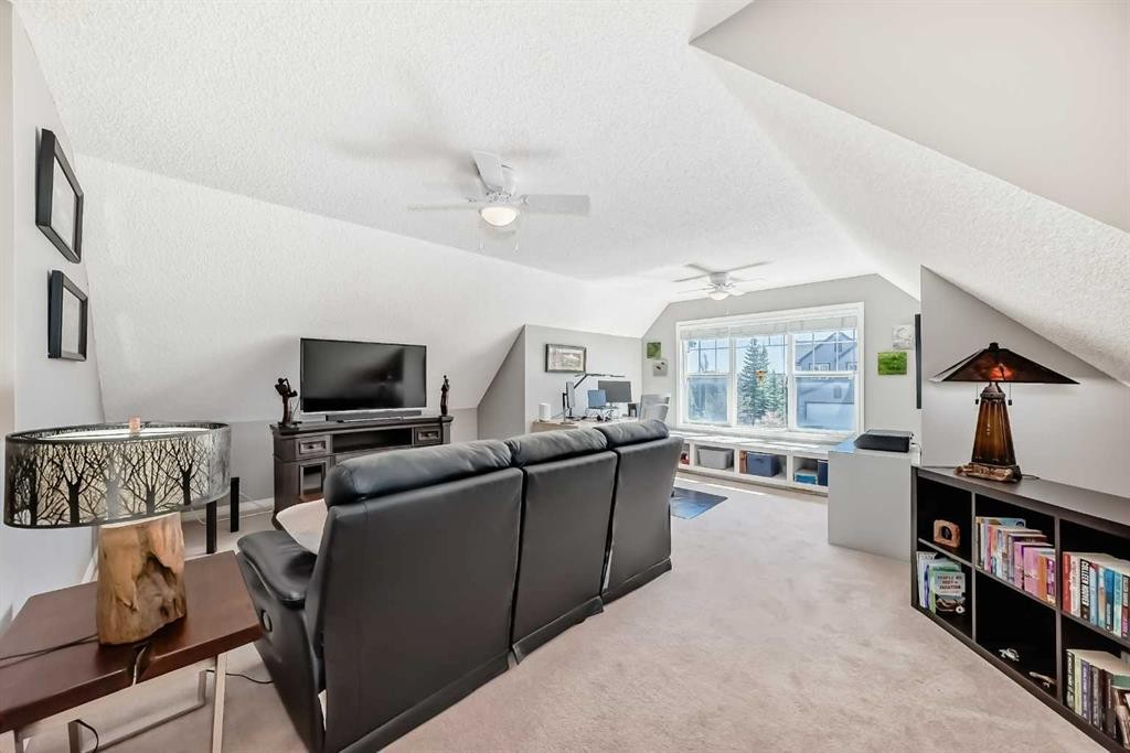 255 Copperfield Manor Se, Calgary, AB - Indoor