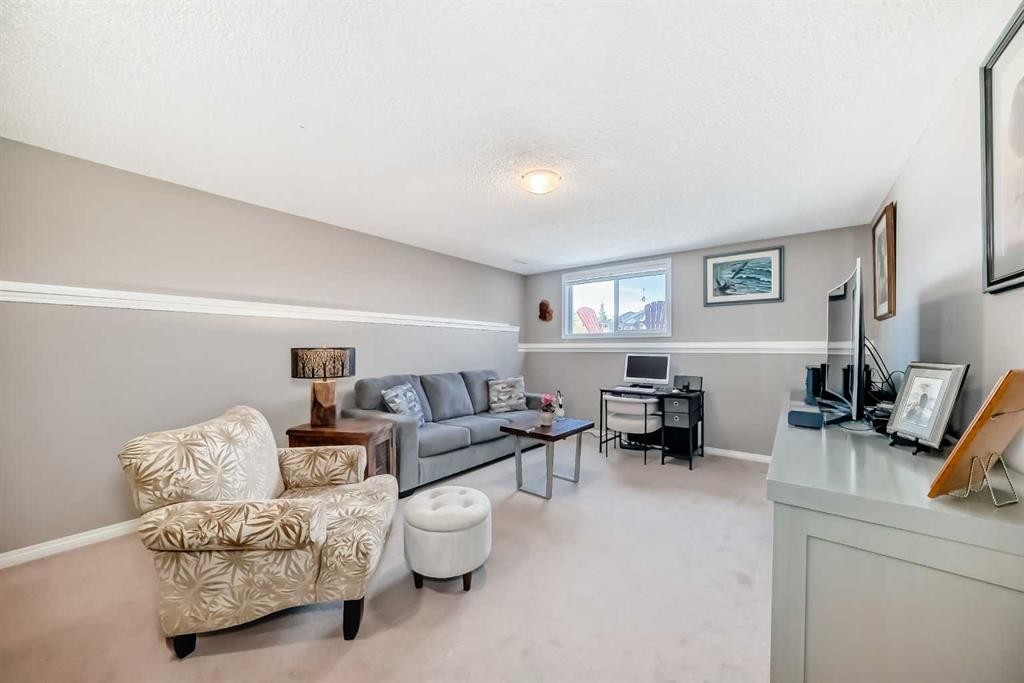 255 Copperfield Manor Se, Calgary, AB - Indoor