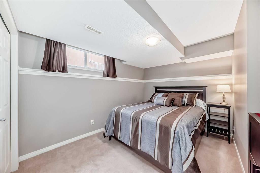 255 Copperfield Manor Se, Calgary, AB - Indoor Photo Showing Bedroom