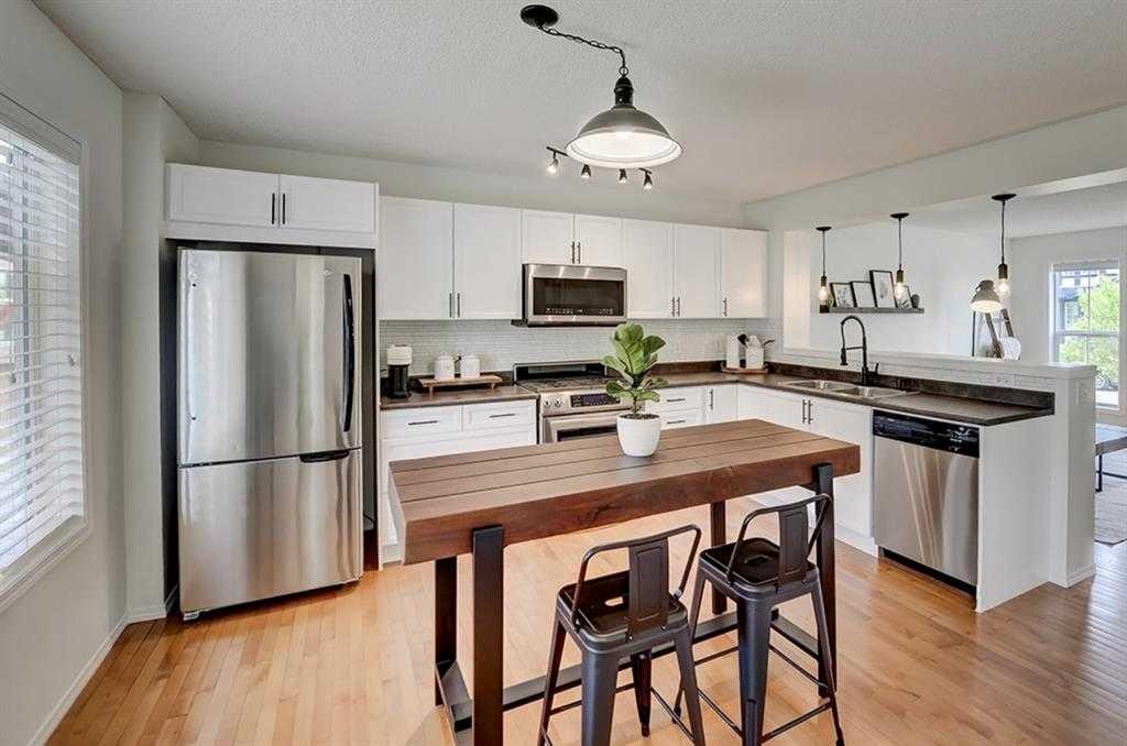 12 Elgin Meadows View Se, Calgary, AB - Indoor Photo Showing Kitchen