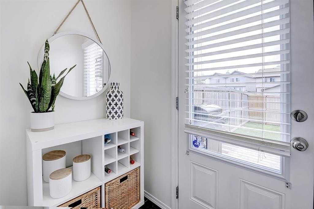 12 Elgin Meadows View Se, Calgary, AB - Indoor Photo Showing Other Room