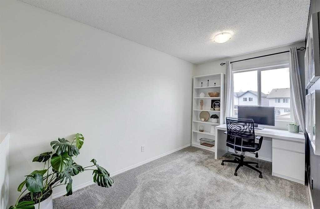 12 Elgin Meadows View Se, Calgary, AB - Indoor Photo Showing Office