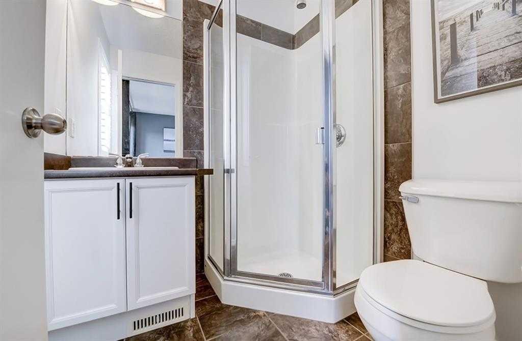12 Elgin Meadows View Se, Calgary, AB - Indoor Photo Showing Bathroom