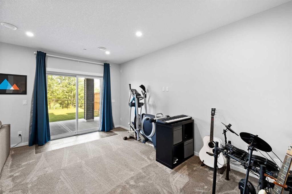 223 Howse Drive Ne, Calgary, AB - Indoor