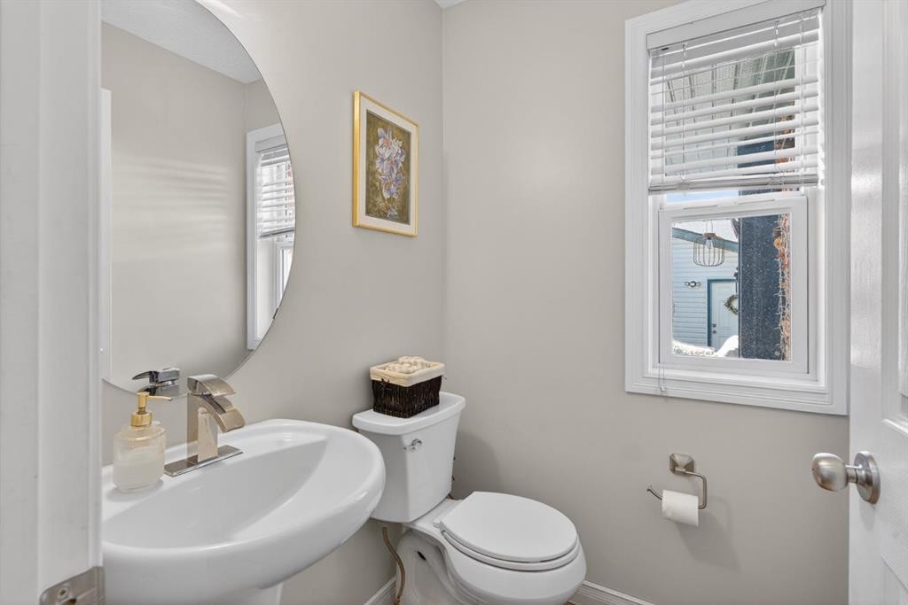 57 Bridlewood Manor Sw, Calgary, AB - Indoor Photo Showing Bathroom