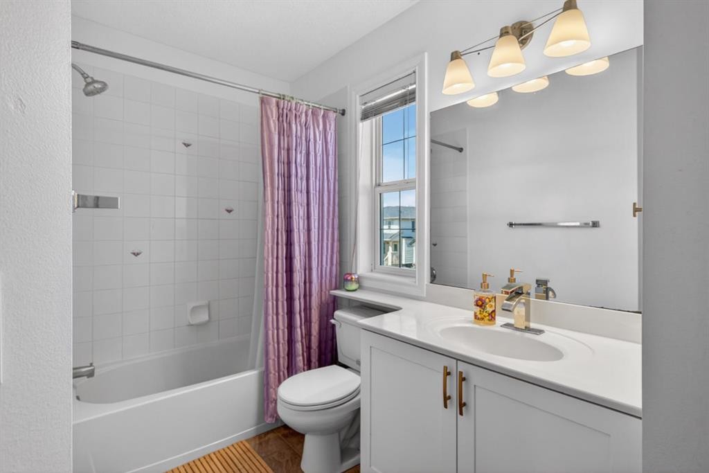 57 Bridlewood Manor Sw, Calgary, AB - Indoor Photo Showing Bathroom