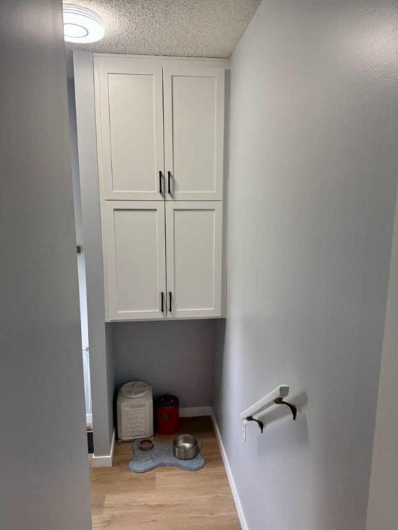 16 Woodfield Court Sw, Calgary, AB - Indoor Photo Showing Other Room