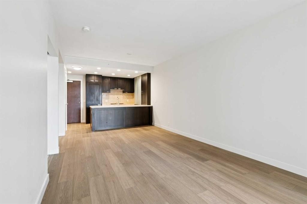 416-222 Riverfront Avenue Sw, Calgary, AB - Indoor Photo Showing Kitchen