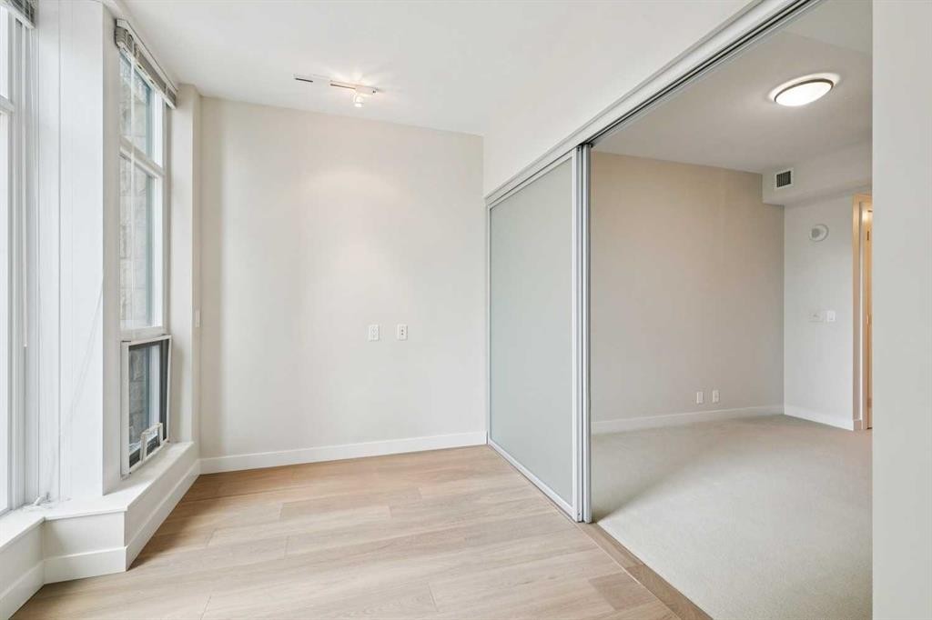 416-222 Riverfront Avenue Sw, Calgary, AB - Indoor Photo Showing Other Room