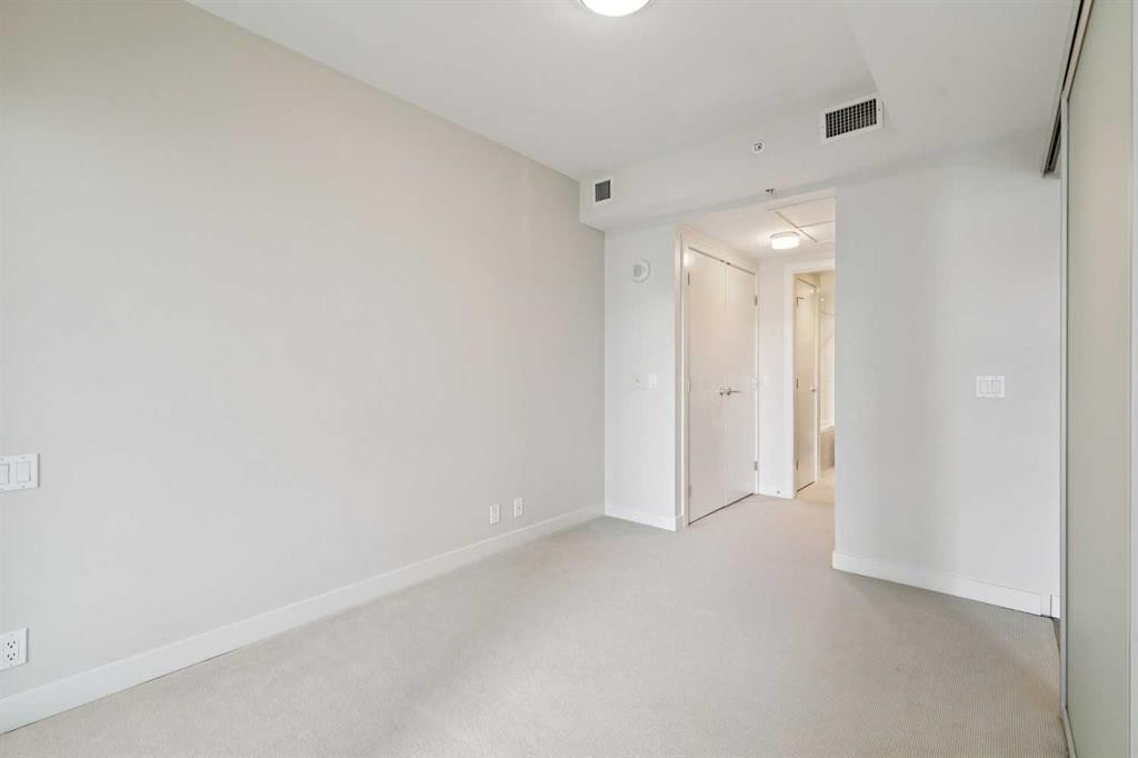 416-222 Riverfront Avenue Sw, Calgary, AB - Indoor Photo Showing Other Room
